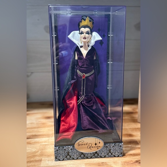 Disney Store Designer Collection Evil Queen [More Evil Than Queen] - Picture 2 of 15